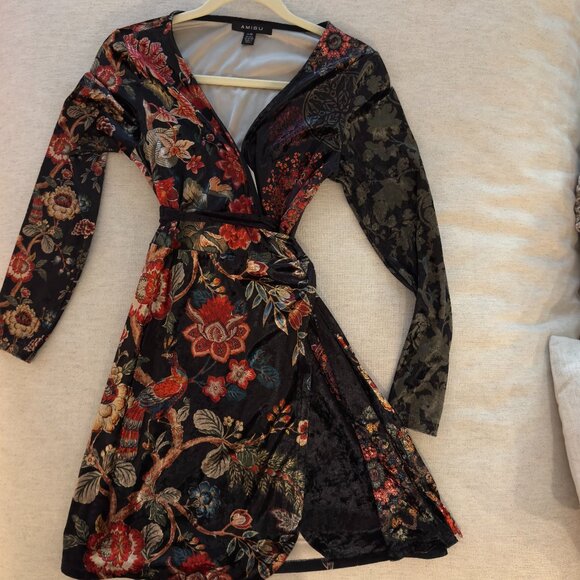 Gorgeous Velvety Dress | Autumn Florals | Size 6 - Picture 1 of 5
